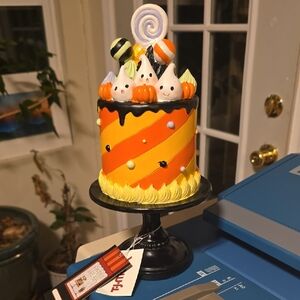 Halloween Themed Cake Decoration